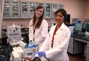 GSPH students in lab